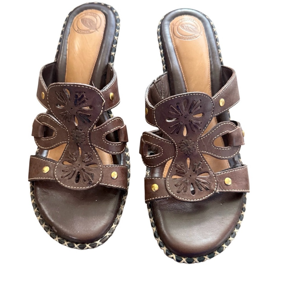 Nurture Brown Leather Mule Sandals Womens Size 8M Cutout Floral Studded